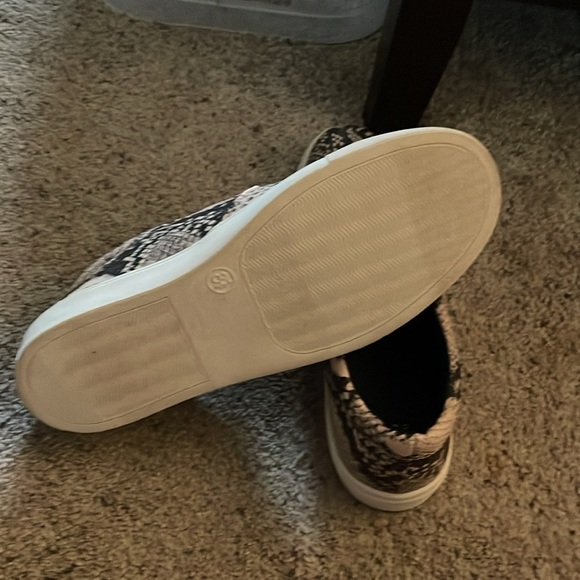 SNAKESKIN SNEAKERS, size 8.5 - Picture 3 of 4